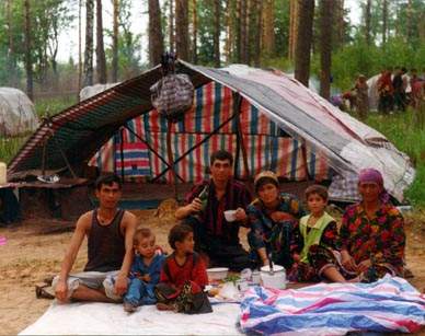 Etnographer Nicolay Bessonov. Tent-chodir of gypsies-mugat. 